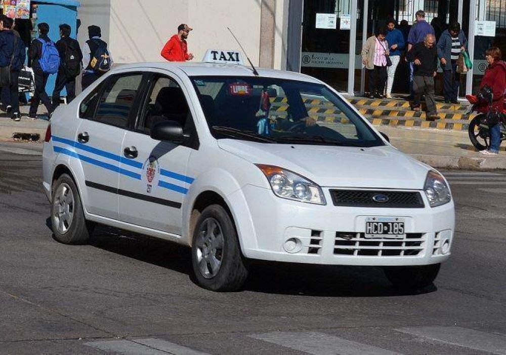 Taxistas analizan pedir un aumento de tarifa del 20 por ciento