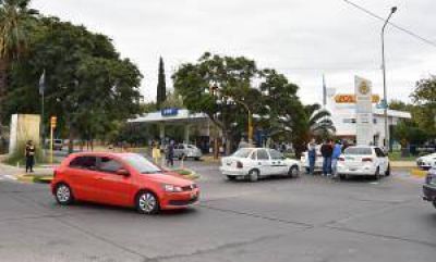 El aumento del GNC gener� conflicto en taxis y remises