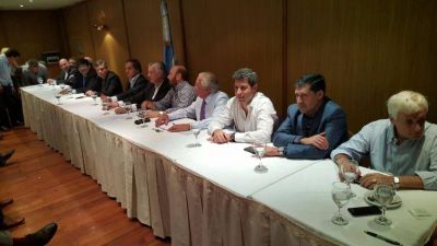 Sin La C�mpora, el PJ cerr� la f�rmula de unidad Gioja-Scioli
