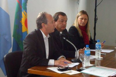 Monte Hermoso: El intendente repas� logros, objetivos y present� dos nuevos proyectos de viviendas