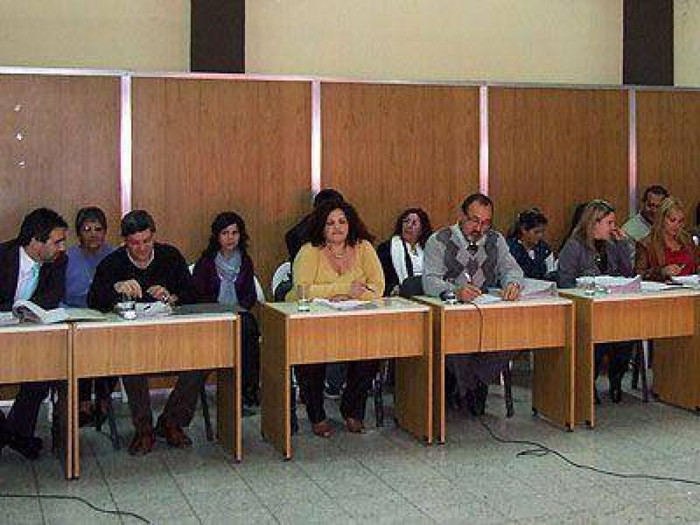 La pol�mica por los sueldos de los ediles se col� en la sesi�n
