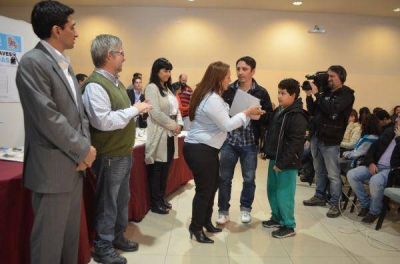 Se entregaron 98 viviendas y Bertone volvi� a ausentarse de un acto p�blic