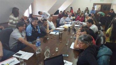 Los legisladores siguen acordando reformas a las leyes que los gremios exig�an derogar