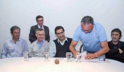 Firmaron la letra fina del acuerdo salarial capitalino