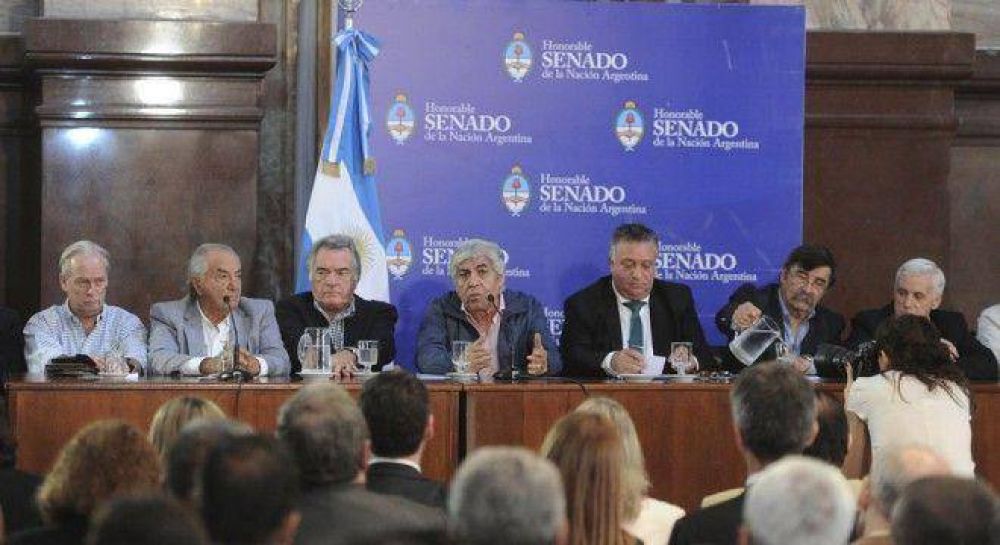 Pichetto asegur� a los sindicalistas que apoyar� sus proyectos contra despidos y por ganancias