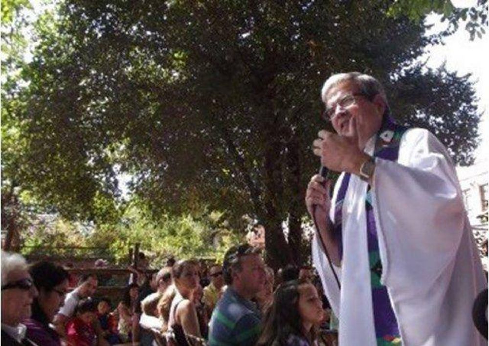 Sentir y vivir en la Iglesia en tiempos de crisis, padre Luis Ramírez SJ