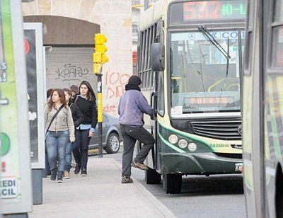 Denuncian �choferes fantasma� y piden frenar el aumento de boleto