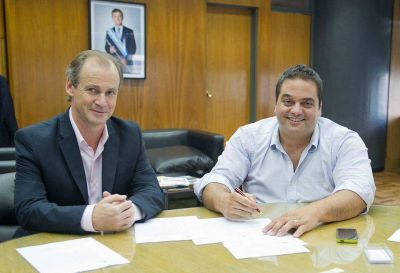 Bordet y el Ministro de Trabajo de la Naci�n firmaron un convenio para la promoci�n del empleo en la provincia 