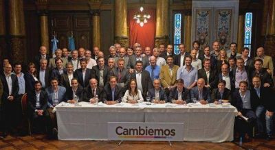 Antonijevic presente en el 1er. Foro de Intendentes del oficialismo