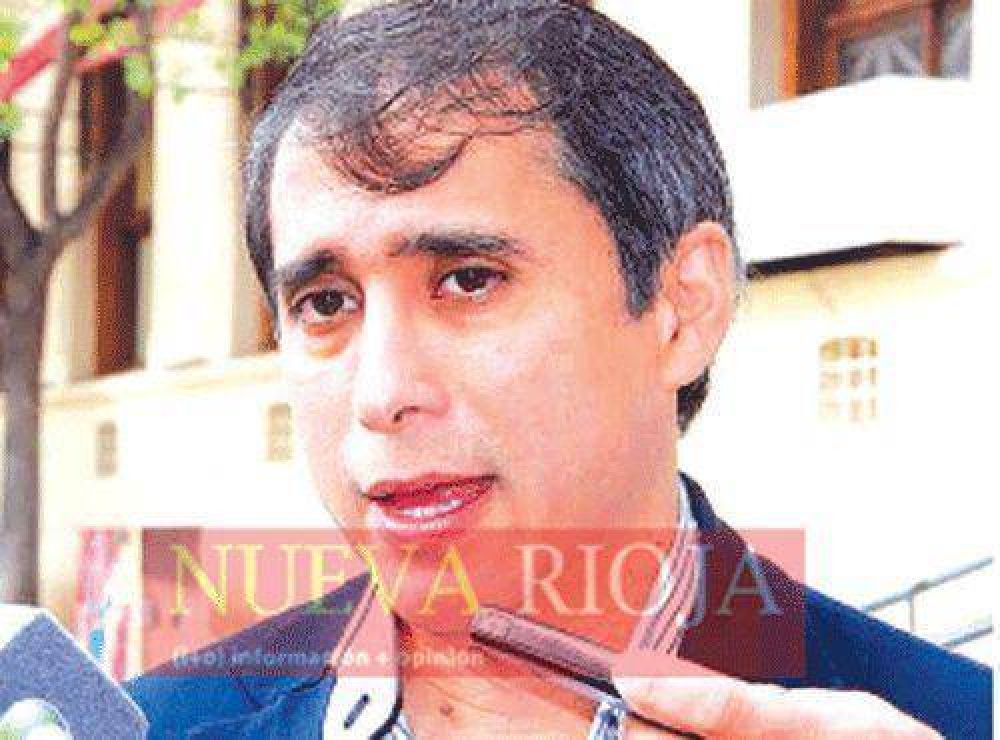 Paredes propone audiencia p�blica por la nocturnidad