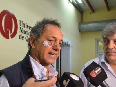 Scioli de visita en la Universidad