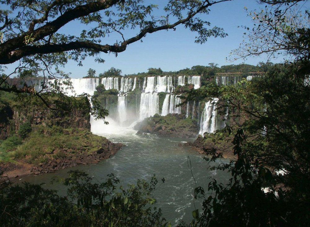 Advierten que las Cataratas del Iguaz� est�n amenazadas por las represas en Brasil
