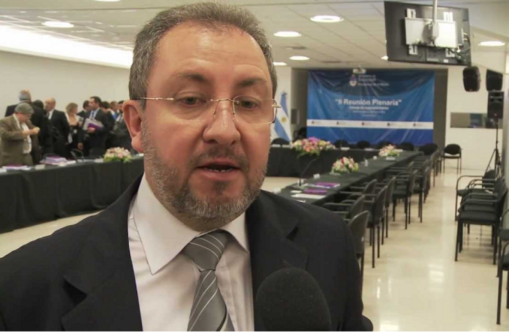 �El presidente tiene que tener solvencia moral para seguir conduciendo el pa�s�