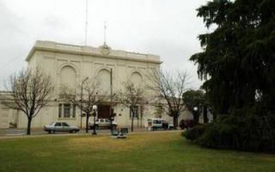 Denuncian despidos municipales en General Villegas