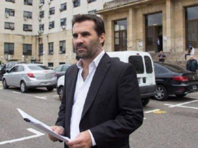 Mart�nez denunci� penalmente a Macri