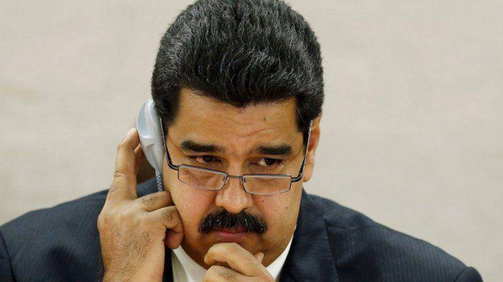 Desesperado por la crisis, Maduro decreta no laborables los viernes de abril y mayo