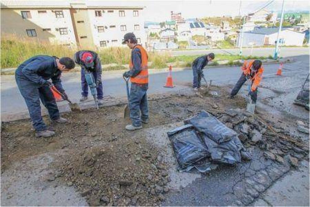 Arreglos en una de las v�as de ascenso y descenso de la ciudad