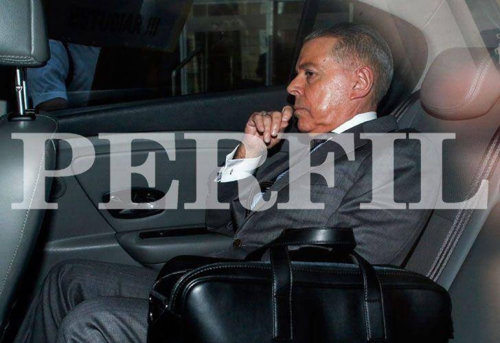 Envuelto en esc�ndalos, Oyarbide le puso el sello a su fin de ciclo judicial
