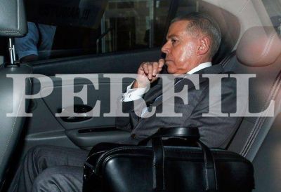 Envuelto en esc�ndalos, Oyarbide le puso el sello a su fin de ciclo judicial