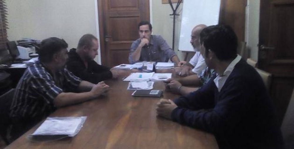 El Gobierno y los sindicatos municipales vuelven a debatir aumento salarial