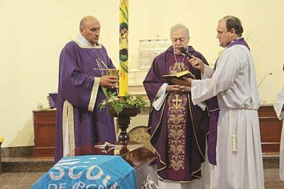 Despidieron los restos del presb�tero Daniel Ferrari