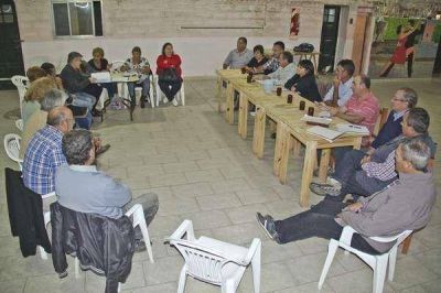 �Han transcurrido m�s de 100 d�as y tenemos que saber c�mo se va a trabajar en los barrios�