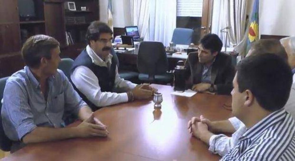 Sarqu�s apuesta a la relaci�n con intendentes y lleva el �operativo trigo� al sudeste bonaerense