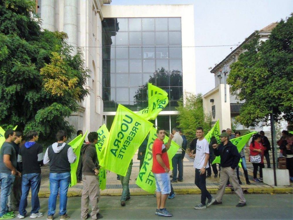 Trabajadores de la Uocra reclamaron por sus fuentes de trabajo