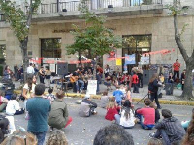 La cultura, unida, jam�s ser� vencida 