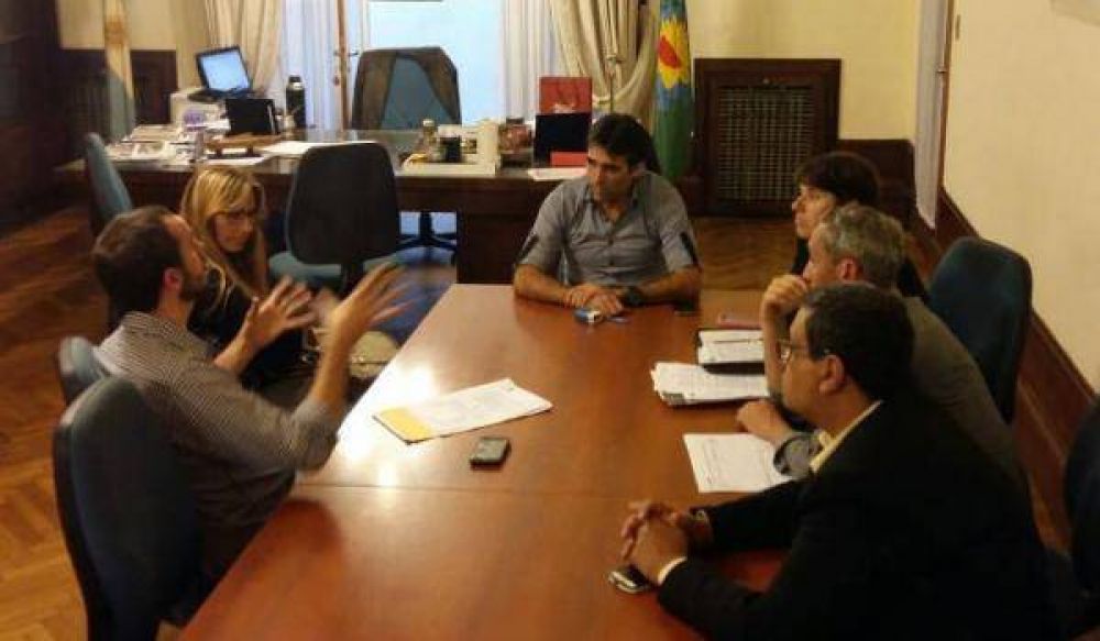 Firman convenio entre la Municipalidad y el CREAP de la UNMdP