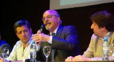 Crisis en el PJ porte�o: Santa Mar�a le rompe el bloque a Tomada