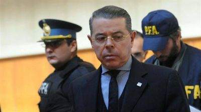 El radicalismo se opone a aceptar la renuncia del juez Oyarbide