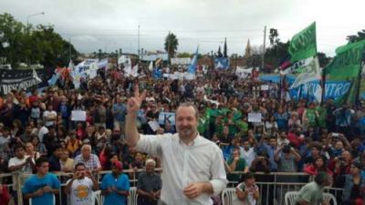 Tras conocerse la imputaci�n a Cristina, Sabatella reuni� al kirchnerismo en Salta
