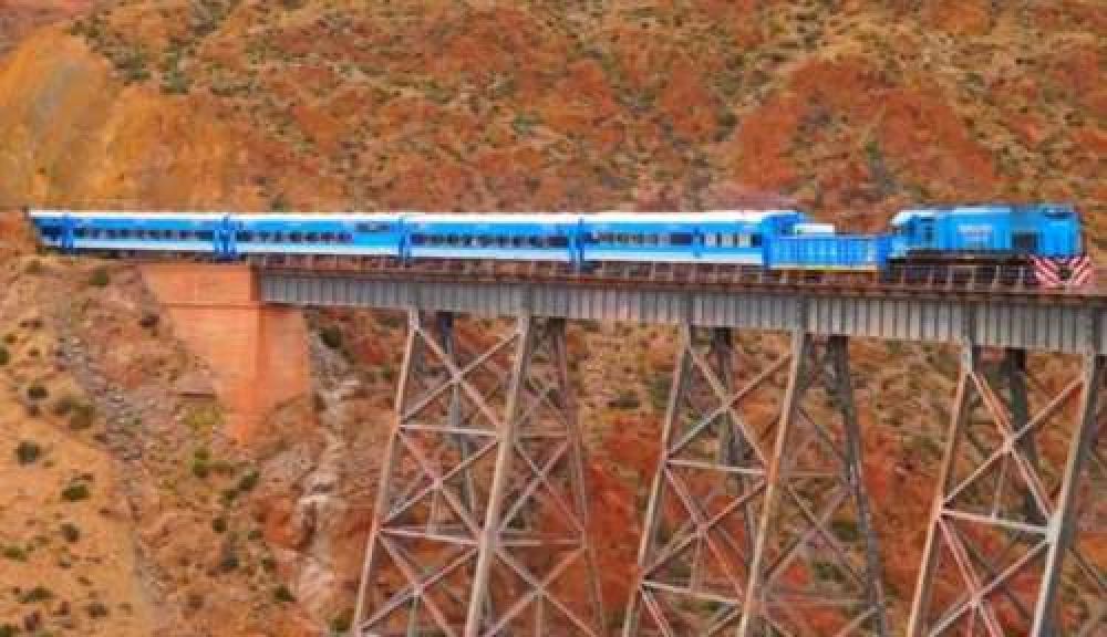 Los detalles del nuevo Tren a las Nubes que oficializ� Urtubey con Naci�n