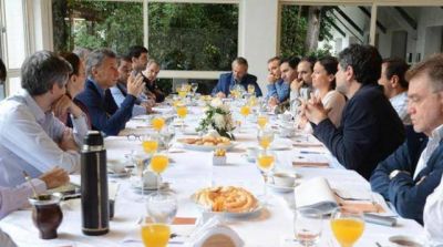 Amaya estuvo en la reuni�n del Gabinete Social de Macri