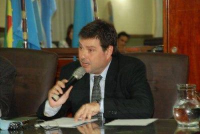 Canosa pidi� �dejar de lado mezquindades partidarias�
