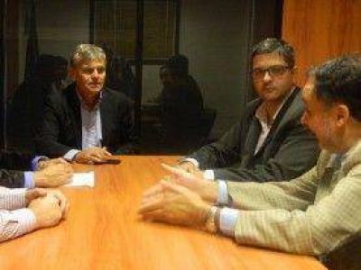 Municipio y Defensor�a del Pueblo coordinan acciones ante la suba de luz y gas