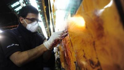 Limpieza a fondo y vigilancia para evitar m�s pintadas
