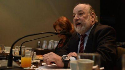 Antes de la indagatoria de Cristina Kirchner, la C�mara resuelve si confirma al juez Bonadio