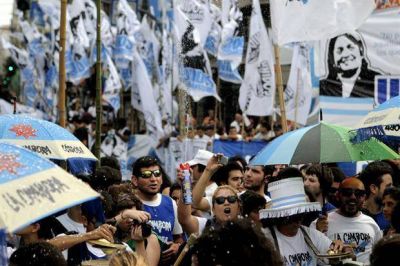 La C�mpora avanza con la marcha por Cristina y espera el apoyo del peronismo