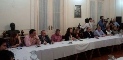 Lord�n particip� de una reuni�n con el Vicegobernador y el Ministro de Trabajo