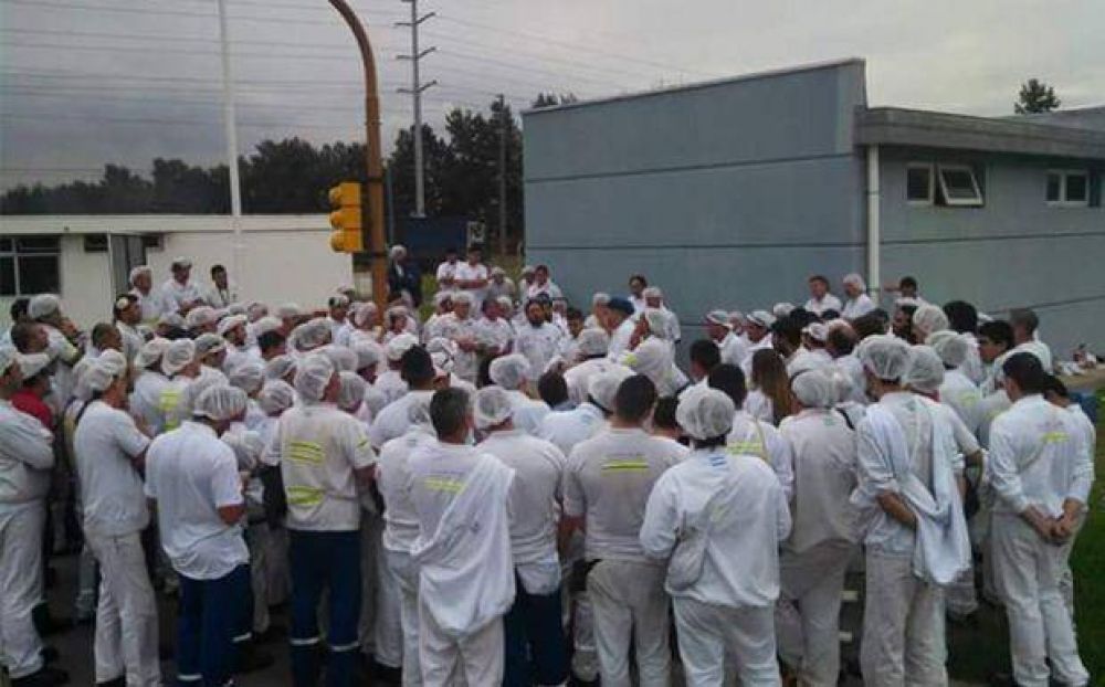 Principio de acuerdo en el conflicto de Unilever; los trabajadores levantaron el paro