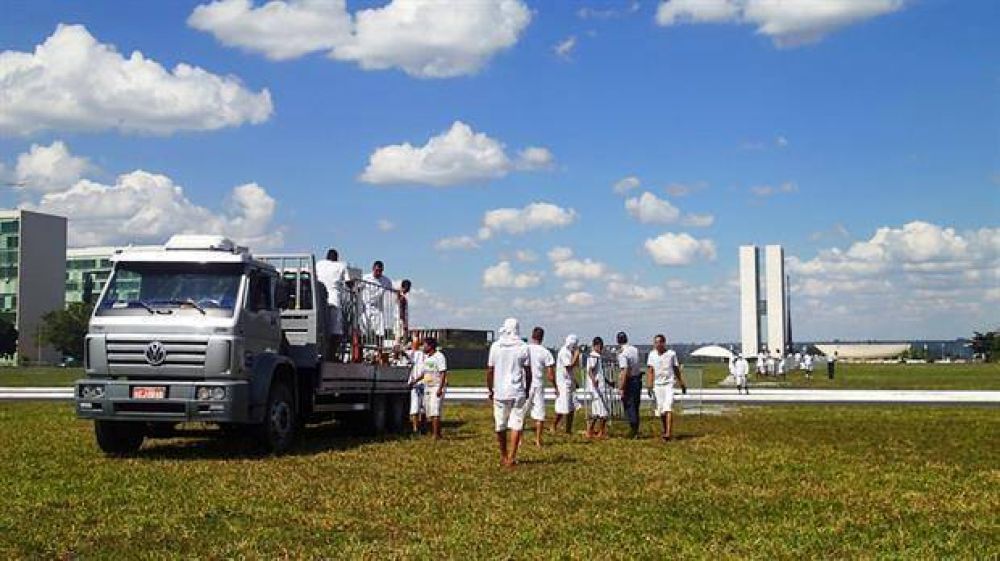 Muros, instalaciones y sobre todo mucho nerviosismo en Brasilia