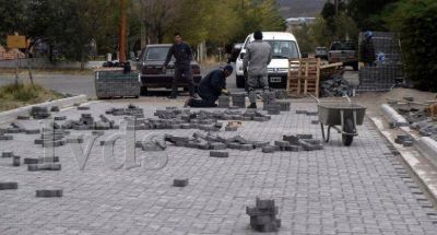 Ca�ad�n Seco contin�a pavimentaci�n de calles