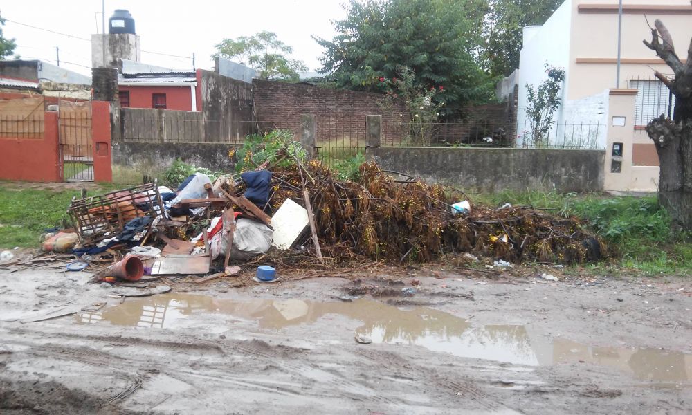 Basural a cielo abierto en el barrio El Quinto