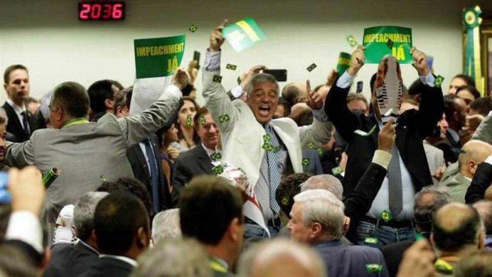 Una comisi�n del Parlamento abre el proceso para el juicio pol�tico a Dilma