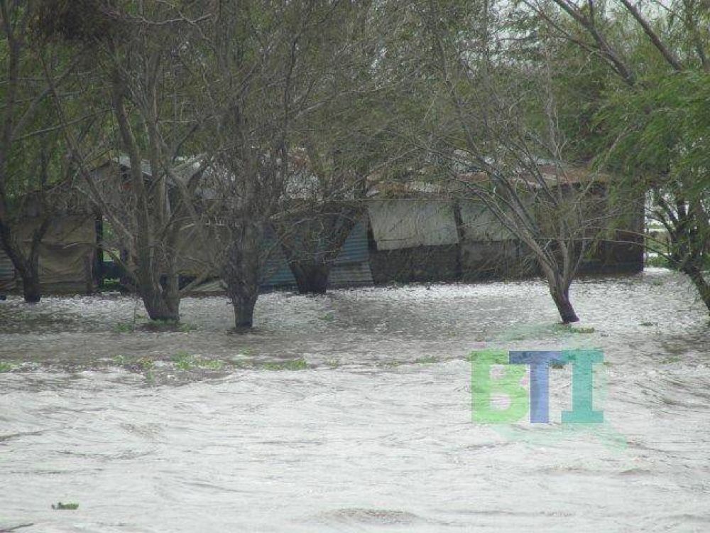 Importante crecida del R�o Baradero