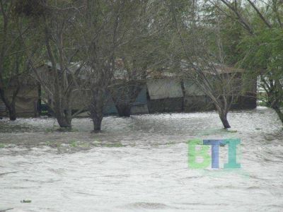 Importante crecida del R�o Baradero