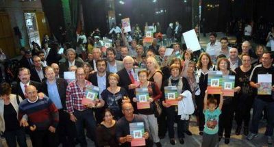 La provincia entreg� escrituras a vecinos de Rosario