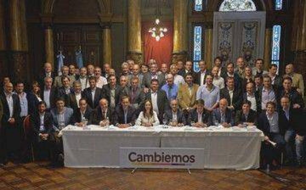 Los 64 alcaldes de Cambiemos se juntaron para respaldar pol�ticas pol�micas de Vidal